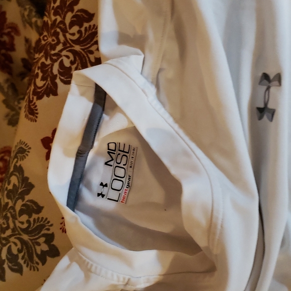 Under armor outfit - Picture 2 of 2